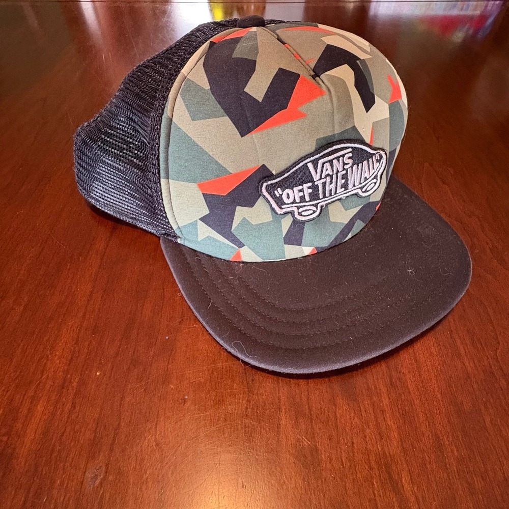 Vans Off The Wall Trucker Hat‎ Camo Black Logo Patch Skate Streetwear Cap